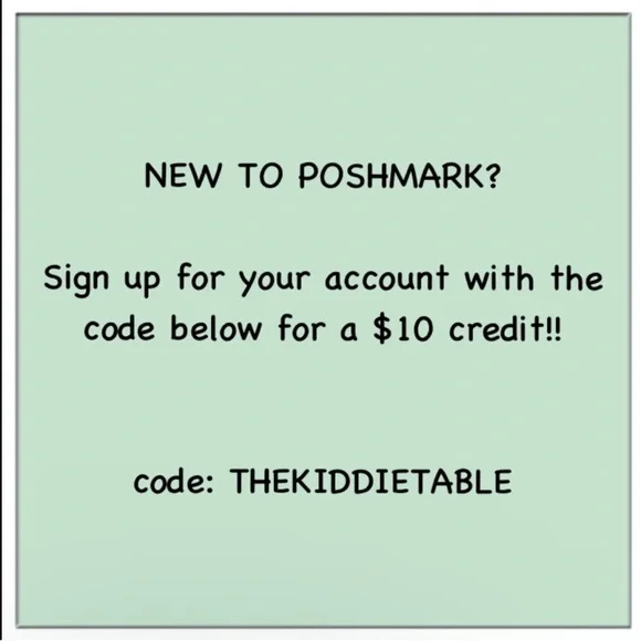 Harry Potter Hogwarts Letter Gold and Maroon Tassel Keychain - Picture 3 of 4